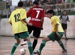 Brasil enfrenta o Penarol buscando uma vaga na semifinal (Foto: Carlos Insaurriaga)