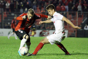 Em confronto dos líderes do Grupo A, Inter utiliza time titular (Foto: Italo Santos)