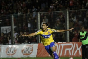 O atacante Gilmar não treinou, mas não deve desfalcar a equipe na Recopa (Foto: DP)