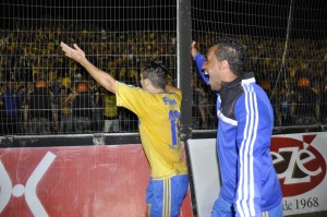 Herói na Copa Fronteira Sul, Mithyuê renova com o Lobo (foto: AI, ECP)