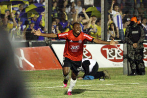 Joélson foi o destaque na vitória rubro-negra (Foto: Italo Santos, AI GEB)