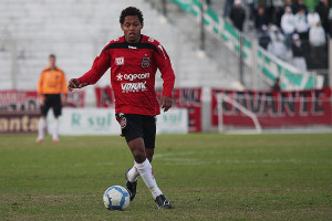 Antes de chegar ao clube em 2014, Raulen passou pela Baixada no ano de 2010 (Foto: Carlos Insaurriaga - AI GEB)