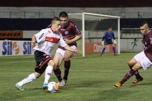 Alex Amado fez o gol da vitória rubro-negra sobre o Caxias (Foto: Carlos Insaurriaga - AI GEB)