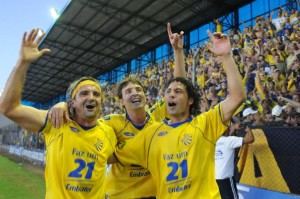 Bruno Salvador e Sandro Sotilli estavam presentes no confronto contra o São José pela Taça Farroupilha 2010 (Foto: Correio do Povo)