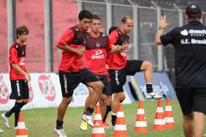 Brasil treina para confronto contra o Caxias (Foto: Italo Santos - AI GEB)