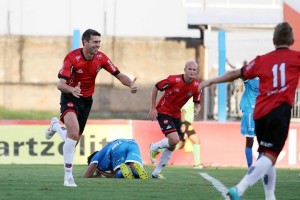 Zagueiro minimiza pressão por bons resultados (Foto: Ítalo Santos - AI GEB)