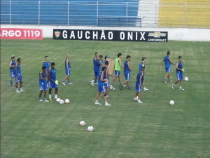 Pelotas vem se preparando para enfrentar o Cruzeiro (Foto: Renan Moreira)