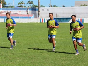 Jefferson, ao centro, reforço o Lobo (Foto: Divulgação/FortalezaEC.net)