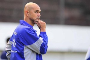 Flávio Campos é um dos treinadores especulados (Foto: Junior/Agencia RBS)