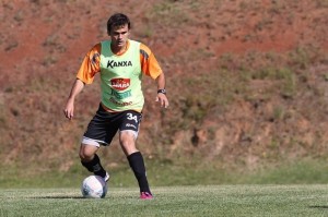 Bruno Renan acertado com o Lobo (Foto: Fernando Ribeiro/Divulgação)