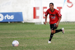 Wender renova com o Brasil (Foto: Carlos Insauriaga)