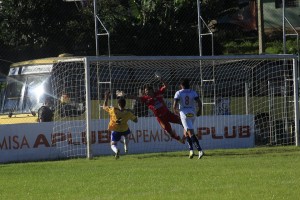 Pelotas abre o placar com gol de falta de Claytinho. (Foto: Pedro Antunes)