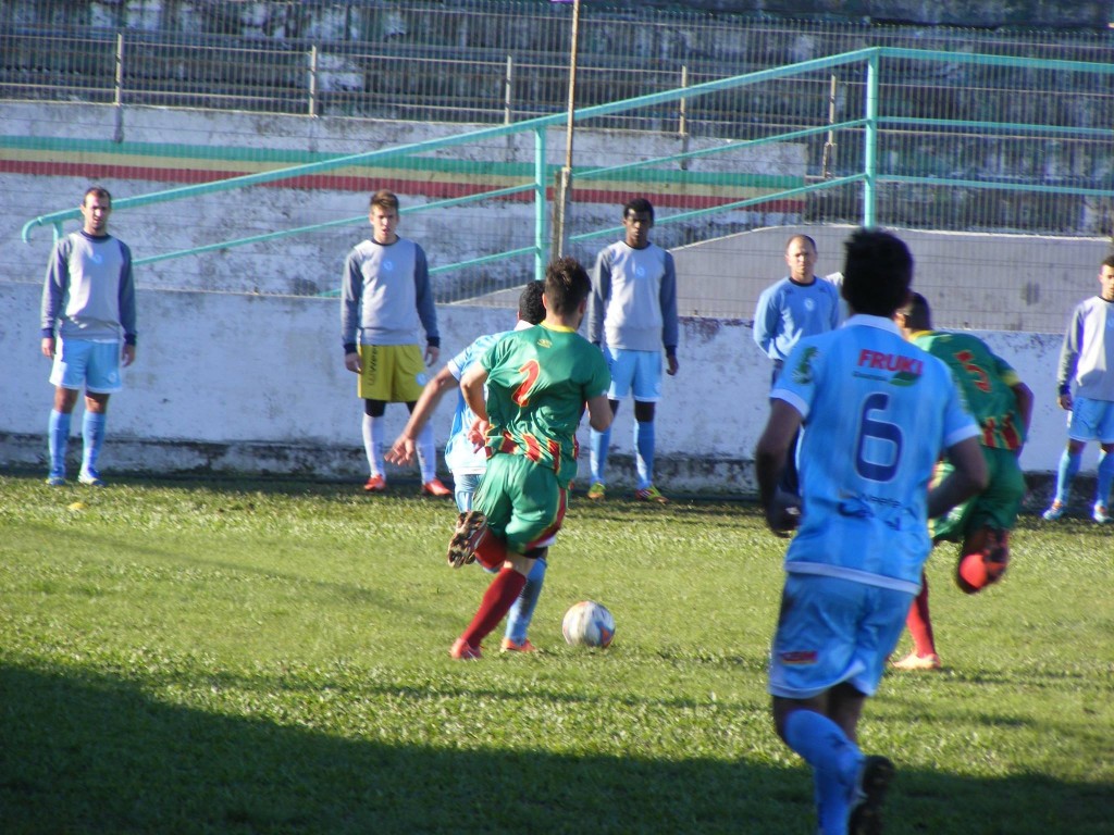 Farroupilha não segurou o ímpeto ofensivo do Lajeadense (Foto: Thaigor Janke - RBrapel)