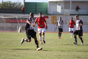 Xavante pode tomar a liderança do Maringá (Foto: Carlos Insaurriaga - AI GEB)