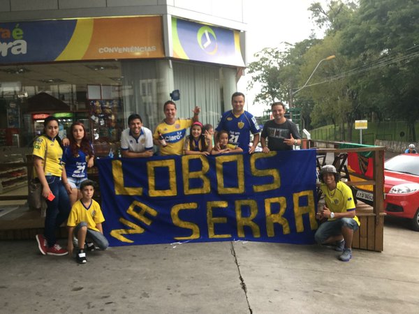 Torcida do Lobo se fez presente na Serra (Foto: Diego Correia)