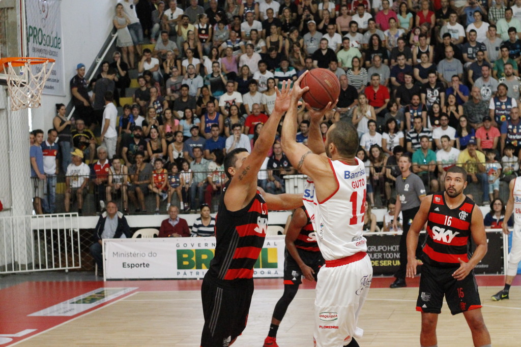 Guto foi o segundo maior pontuador do Caxias no jogo, marcando 14 pontos. (Foto: Marcus Bueno/Divulgação)