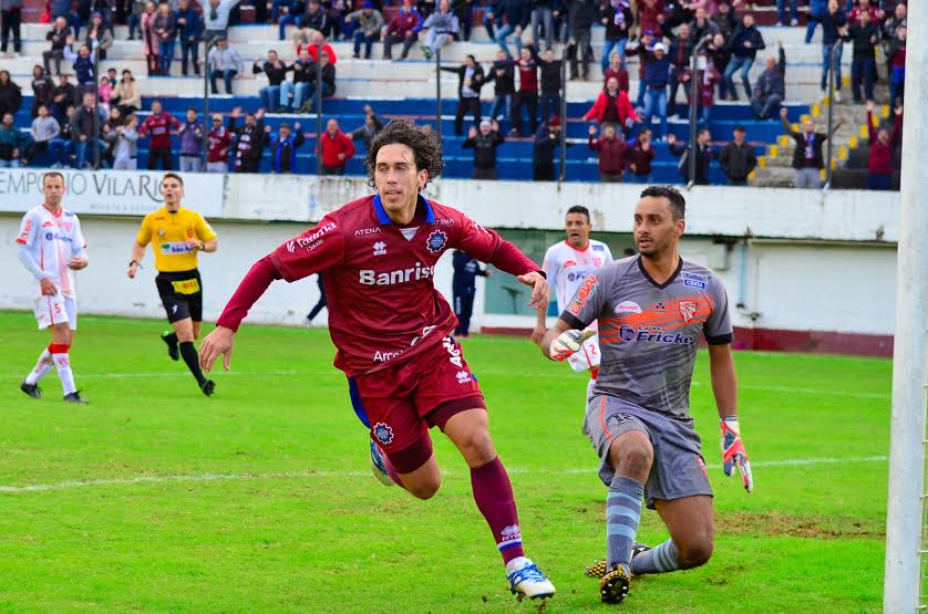 Nicolas marcou o segundo gol do Caxias (Geremias Orlandi/Divulgação)