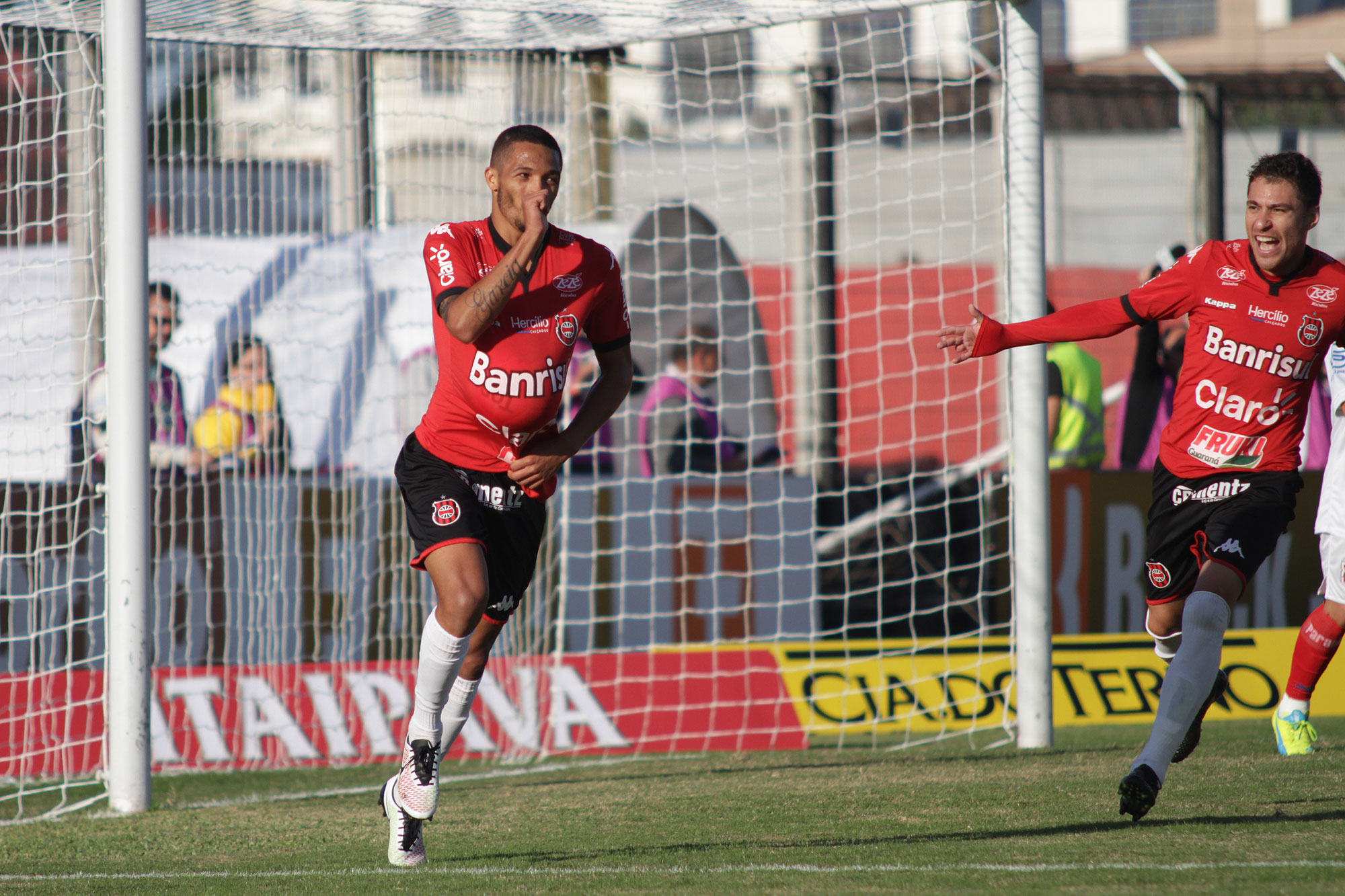 Felipe Garcia brilhou na estreia (Foto: Carlos Insaurriaga/G.E. Brasil)