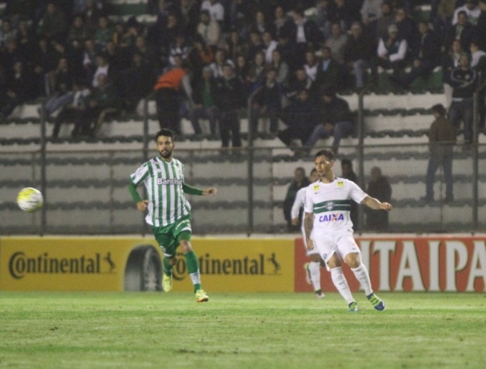 Wallacer fez o único gol do jogo. (Foto: Site do Coritiba)