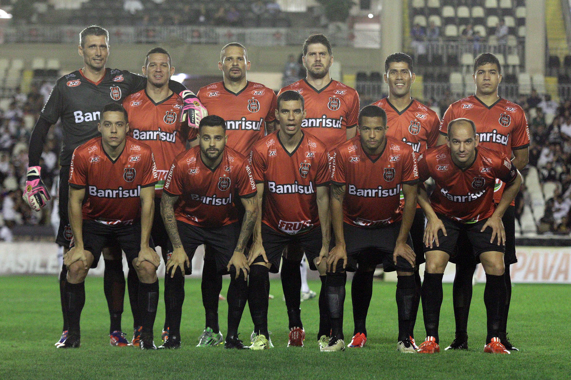 Em São Januário, Brasil perdeu por 2 a 0 para o Vasco (Foto: Carlos Insaurriaga/G.E. Brasil)