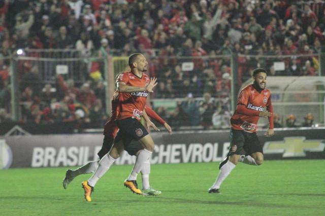 Leandro Camilo foi o autor de dois gols do Brasil. (Foto: Carlos Insaurriaga/GEB)