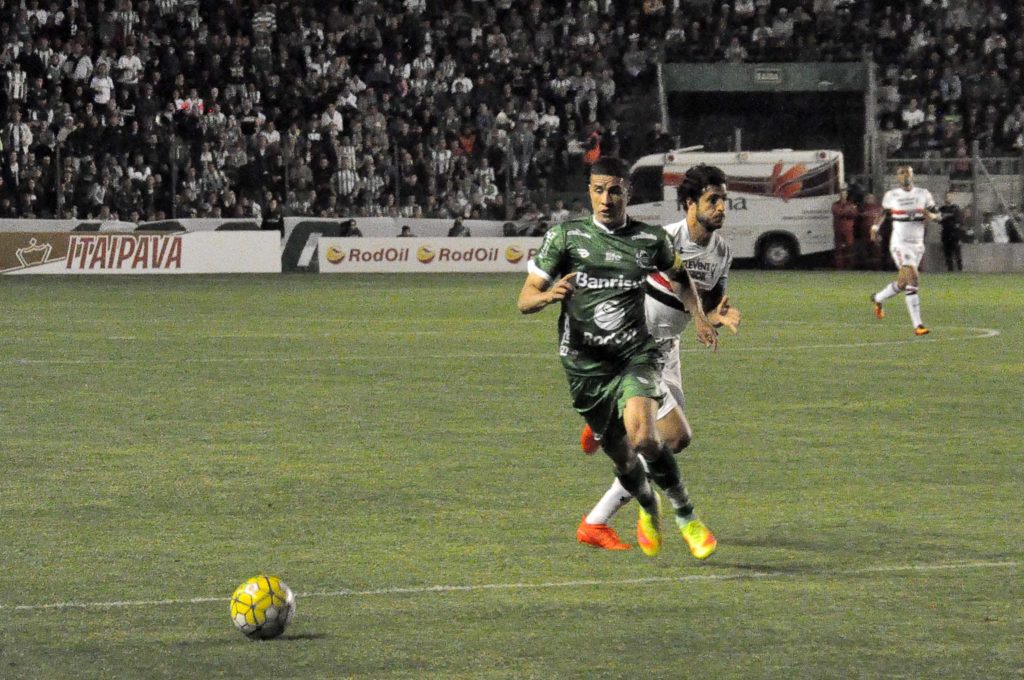 Roberson criou as melhores chances para o Juventude. (Foto: Arthur Dalegrave)