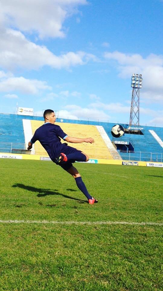 Giovane já retornou aos treinos na Boca do Lobo. (Foto: Giovane Gomez/ Divulgação)